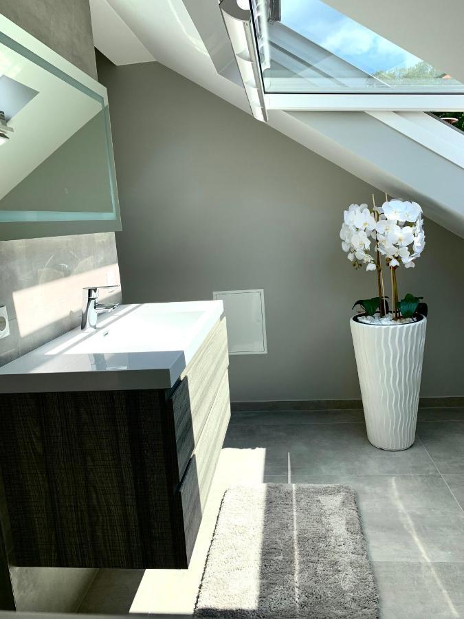 Six - One Seven Apartment Кобленц Екстериор снимка